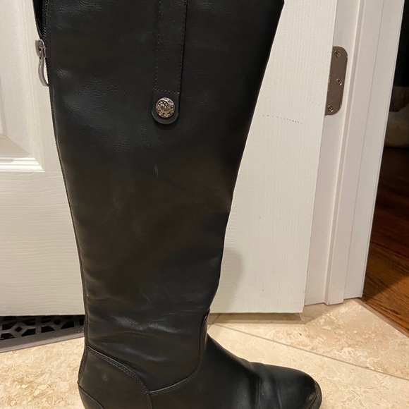 Boots - Picture 3 of 4